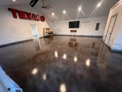 Metallic epoxy floor finish